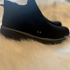 Black size 8 Ryka boots